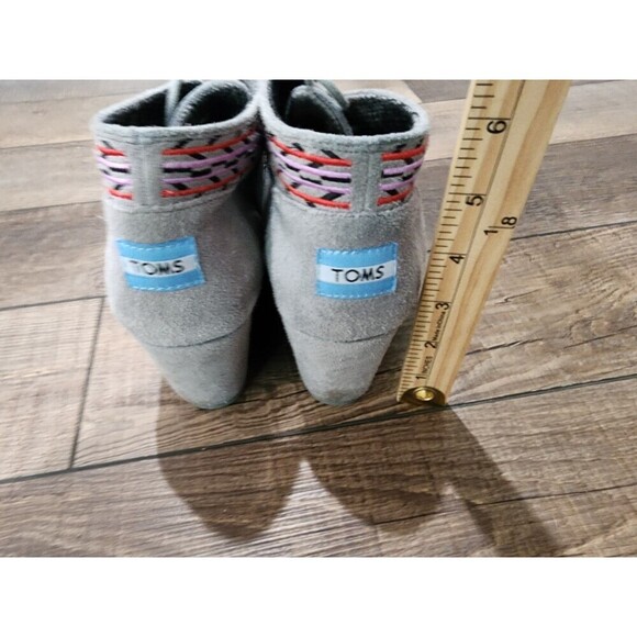 Toms Boots Womens 8 Desert Ankle Booties Grey Suede Round Toe Wedge Heels - Picture 4 of 10